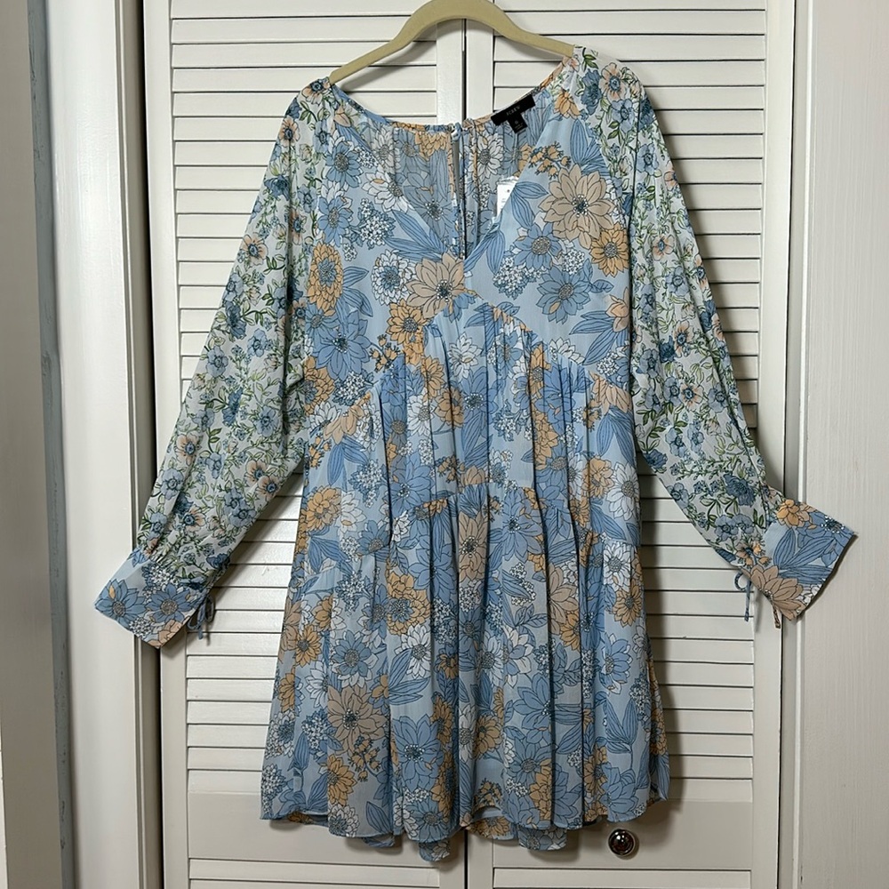 J. Crew Crinkle Chiffon Long-sleeve dress. V-neck front and button back. NWT